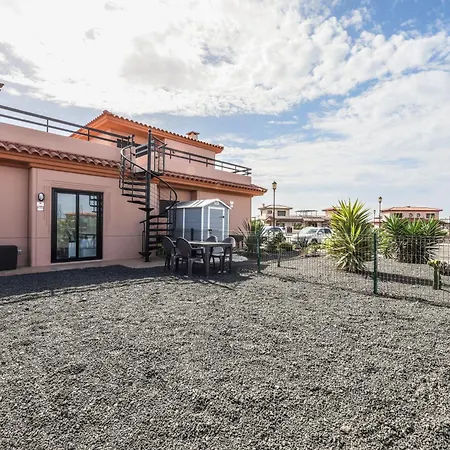 Dom wakacyjny Holaola Highclass Townhouse